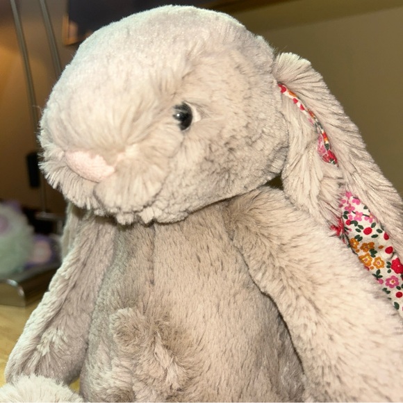 Jellycat Bashful Posy Blossom Bunny Beige Floral Ears Feet Medium Retired 12” - Picture 5 of 15